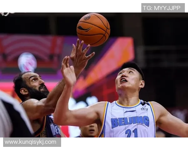 南京篮球队与北京篮球队赛后分析：力量对决的精彩瞬间与战术解析