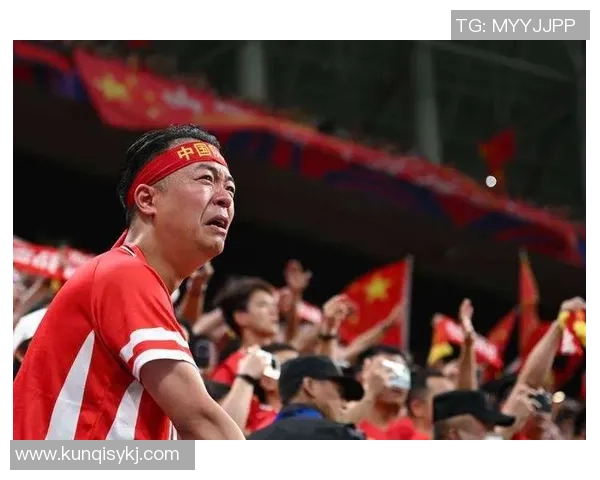 足球明星与球迷之间的深厚情谊与共同追梦之旅