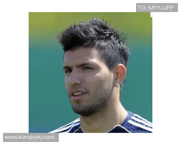 足球明星修边发型揭秘如何打造时尚与运动兼具的完美造型